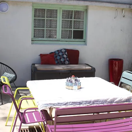 Maison Du Port, A 100 M De La Jusqu'a 9 Personnes Holiday home *